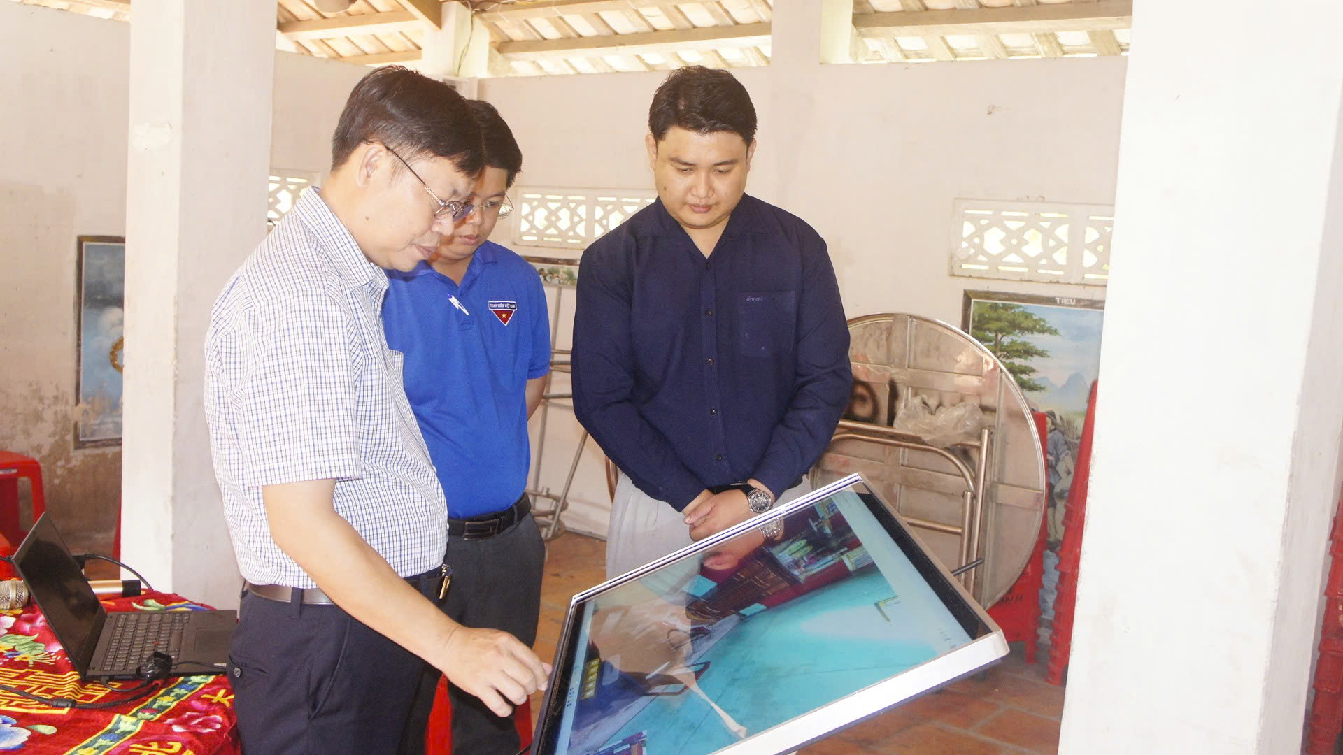 Giồng Trôm góp ý số hóa Đình Bình Hòa và Trường Trung học tư thục Bình Hòa bằng công nghệ VR360