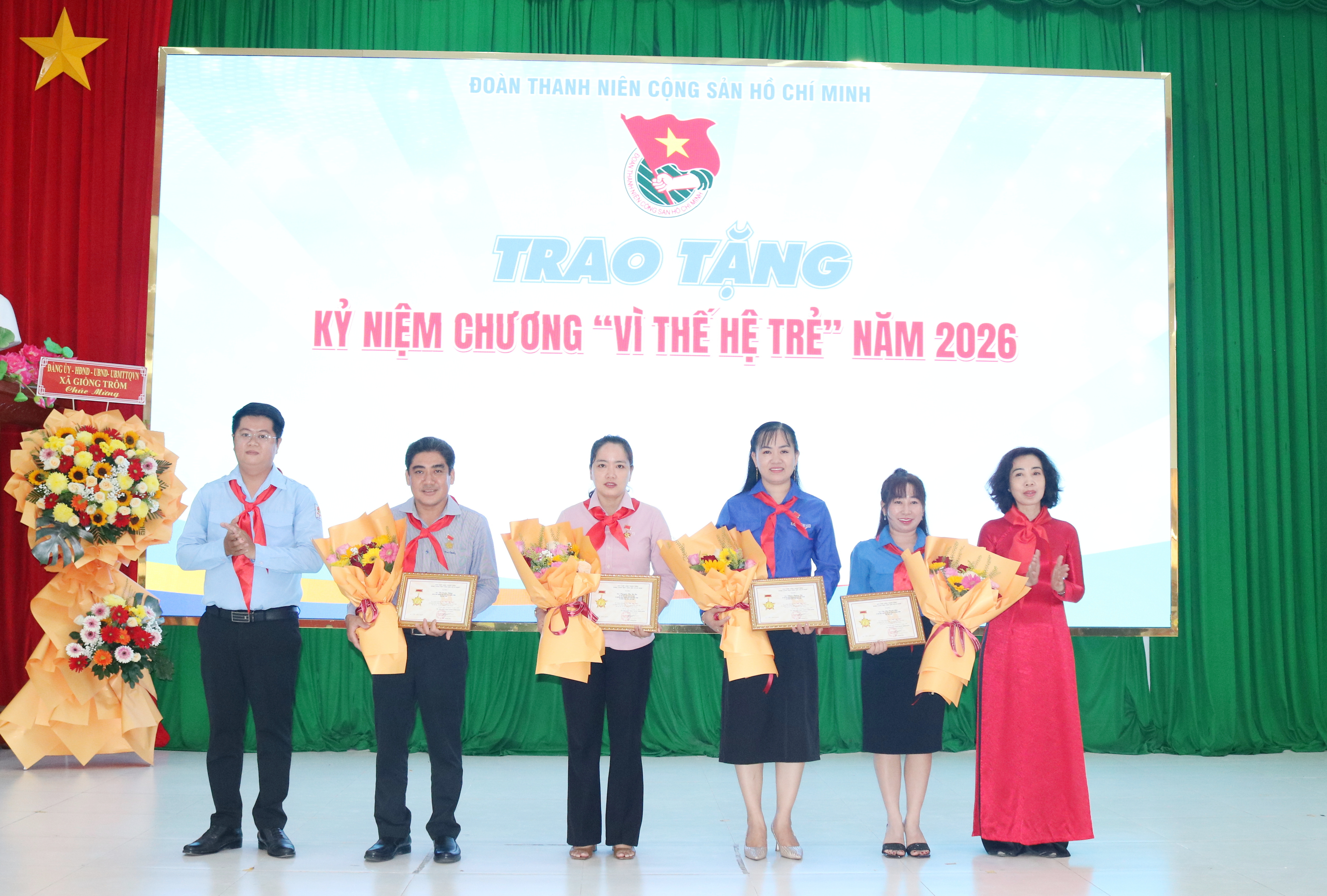 Xã Giồng Trôm họp mặt kỷ niệm 85 năm ngày thành lập Đội TNTP Hồ Chí Minh