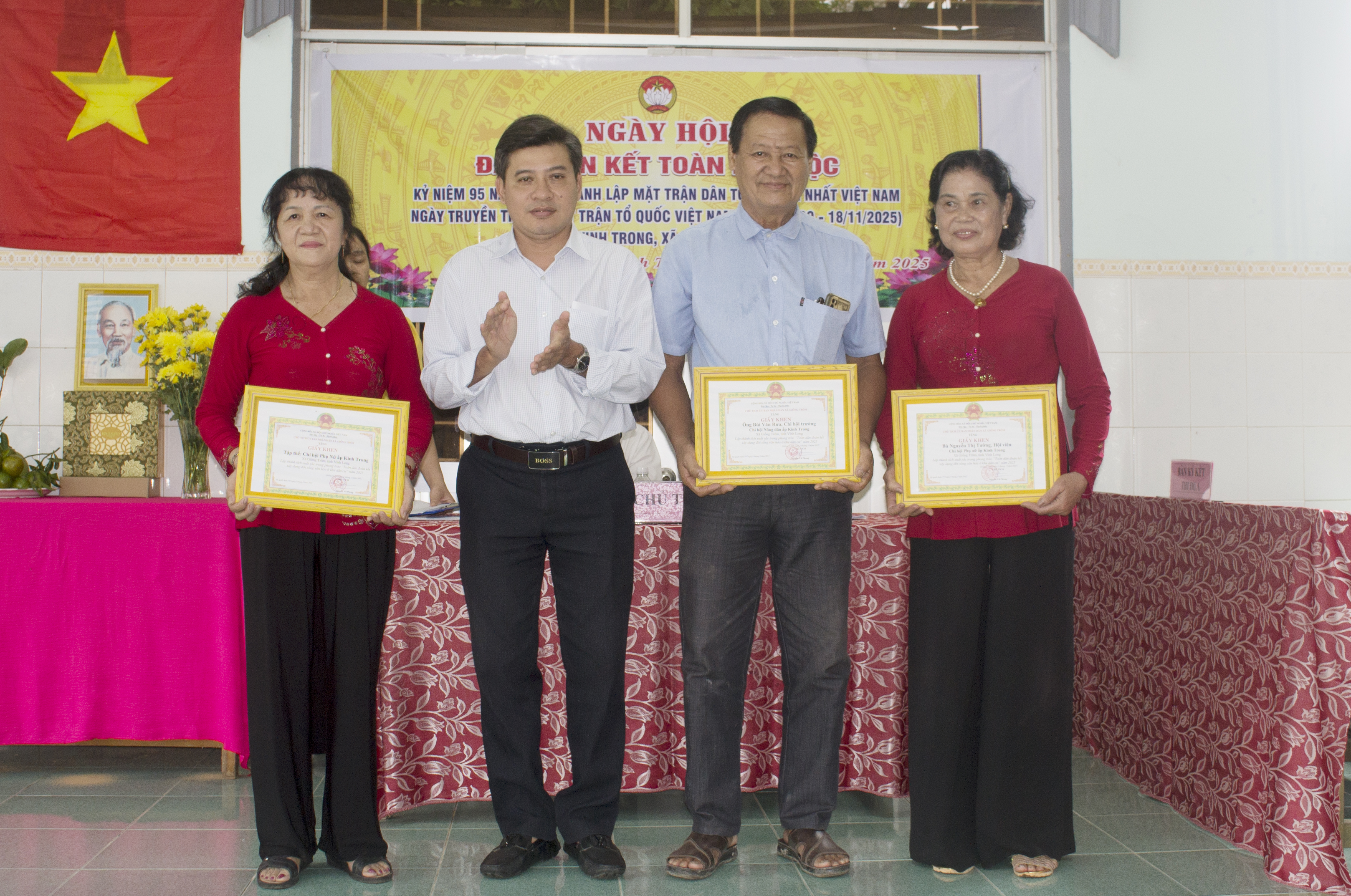 Ấp Kinh Trong xã Giồng Trôm tổ chức Ngày Hội đại đoàn kết toàn dân tộc năm 2025
