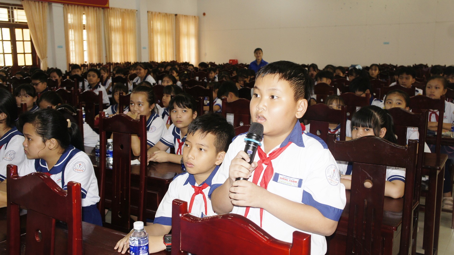 Lãnh đạo xã Giồng Trôm gặp gỡ đối thoại với thiếu nhi năm 2025