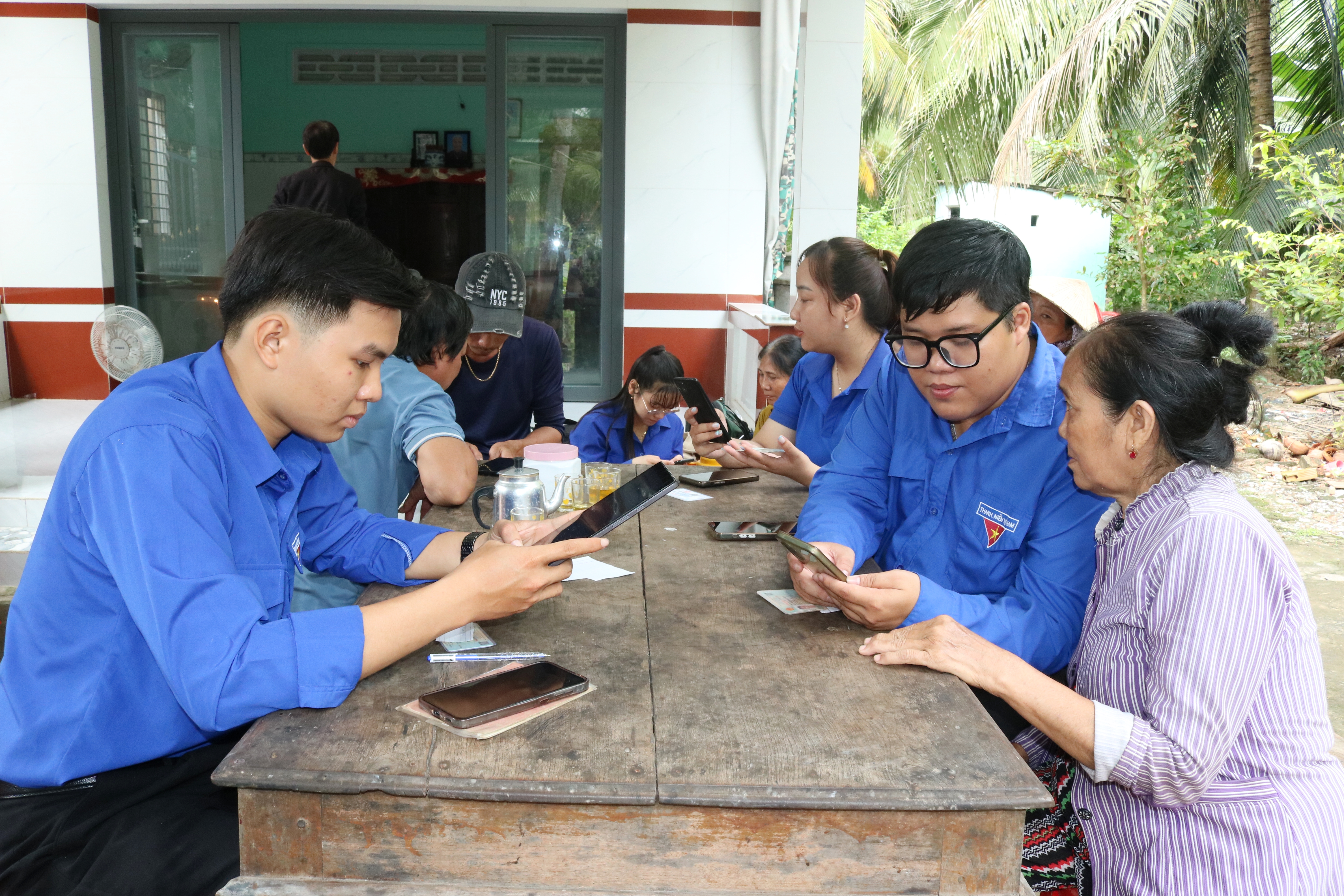 ANH TRẦN CÔNG HỘI – NHIỆT HUYẾT CỦA THẦY THUỐC TRẺ VỚI CÔNG CUỘC SỐ HÓA Y TẾ