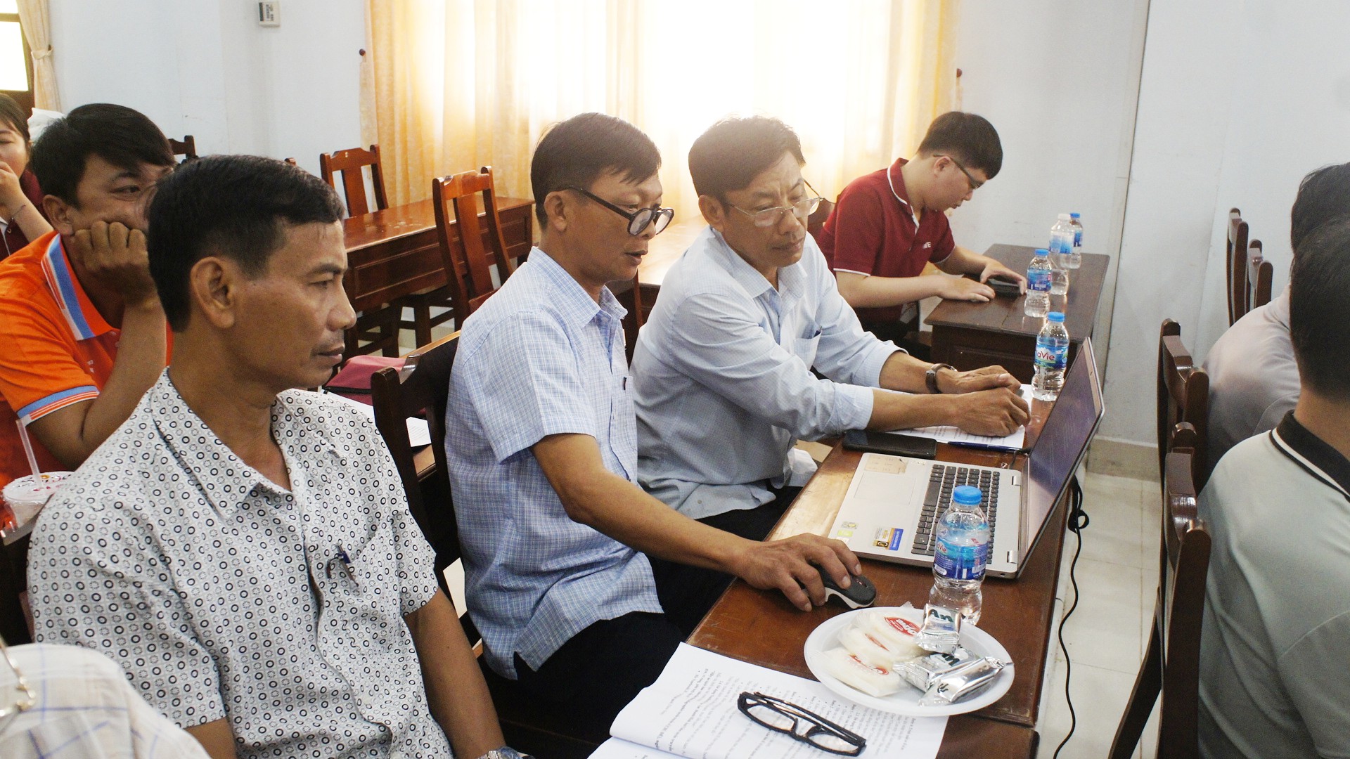 Giồng Trôm tổ chức tập huấn ứng dụng trí tuệ nhân tạo (AI) thực hiện công tác giảm nghèo về thông tin
