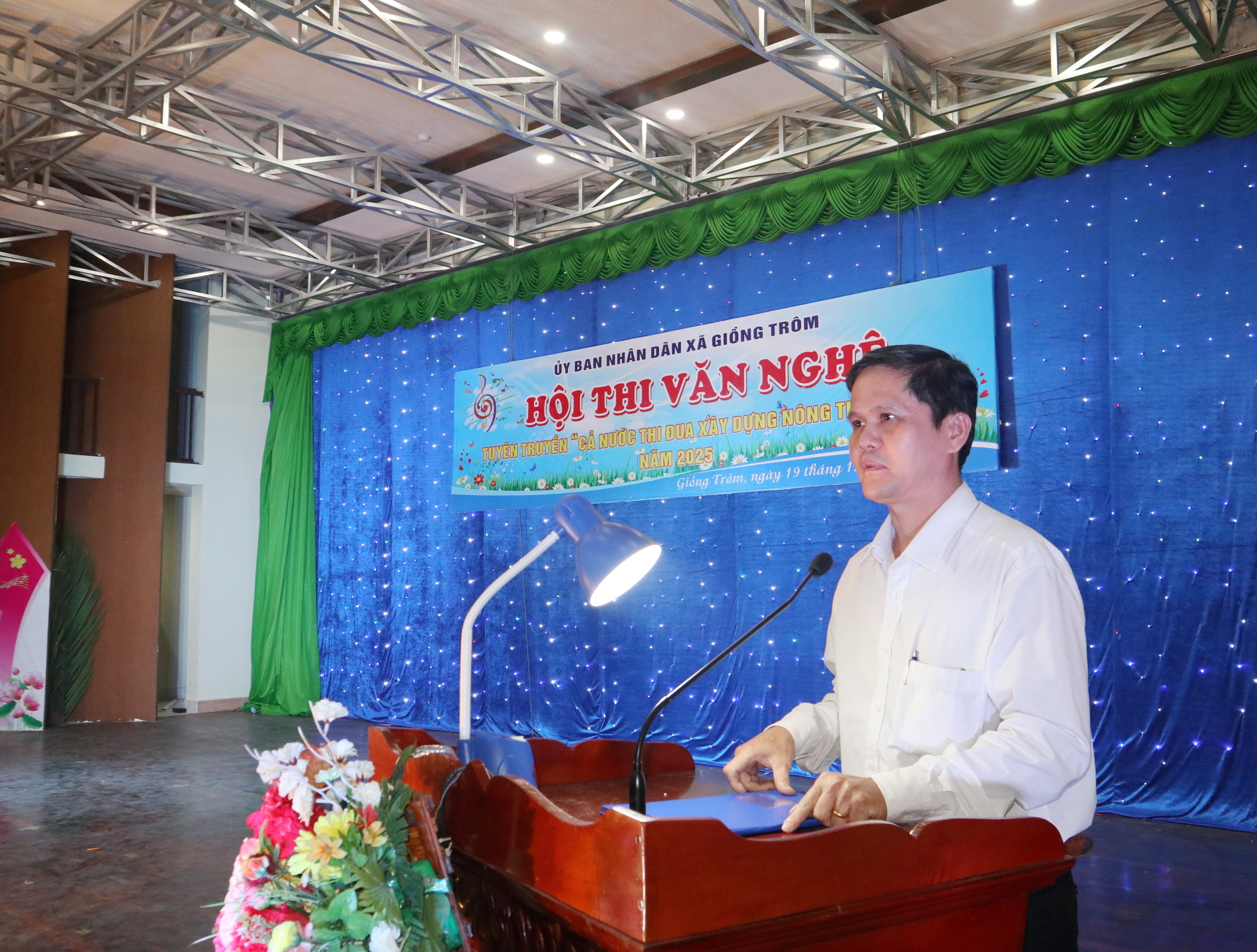 Xã Giồng Trôm tổ chức thành công Hội thi văn nghệ tuyên truyền “Cả nước thi đua xây dựng Nông thôn mới” năm 2025
