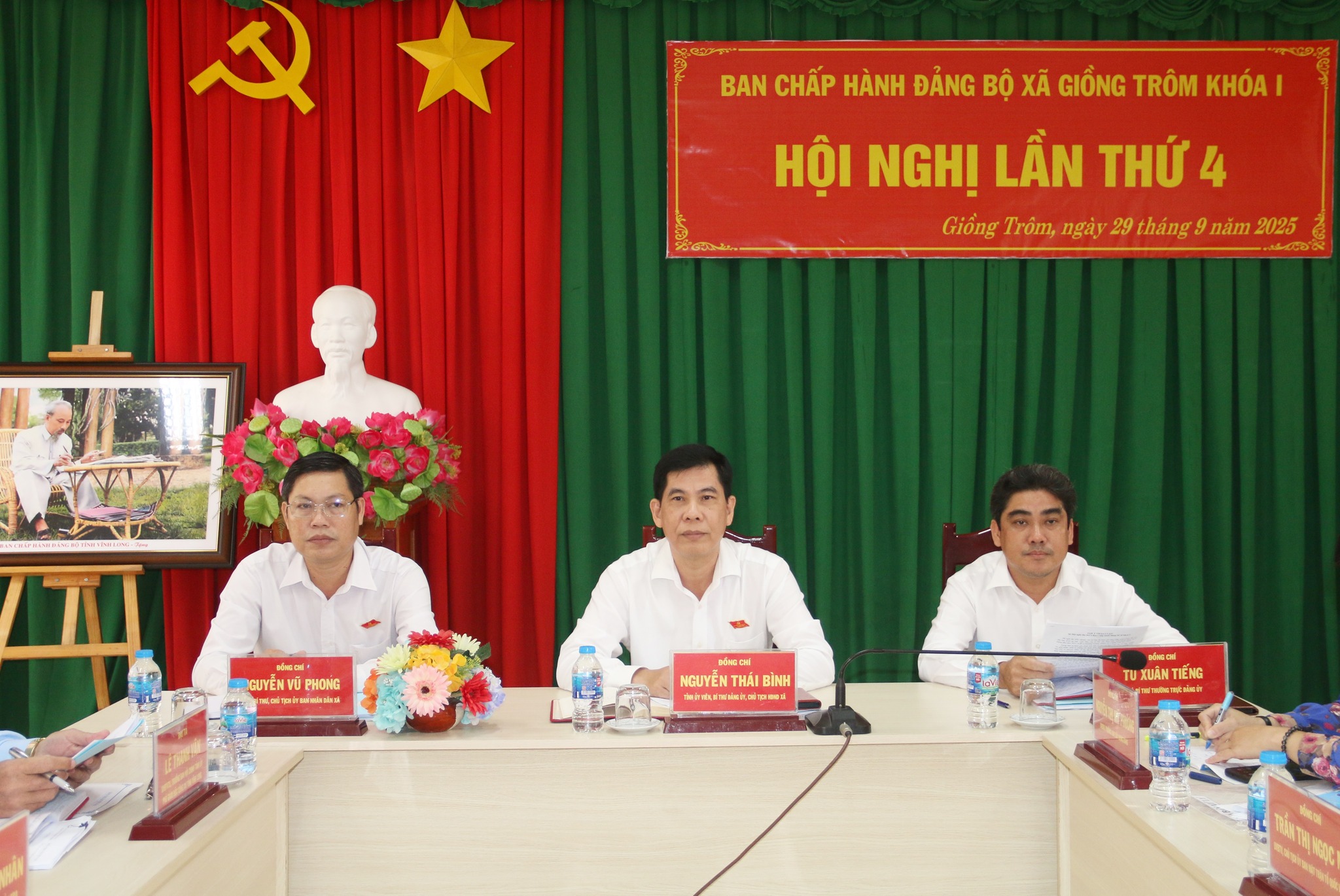 Hội nghị lần thứ 4 Ban Chấp hành Đảng bộ xã Giồng Trôm khoá I