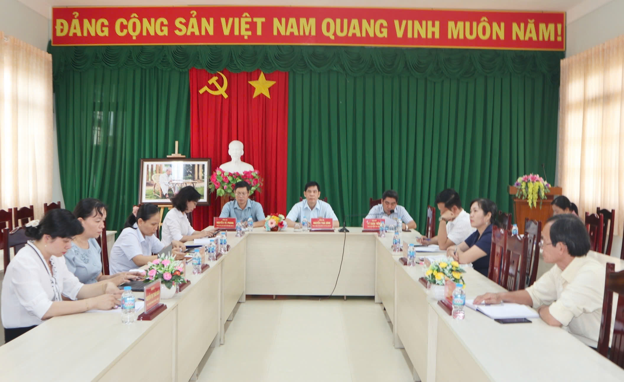 Xã Giồng Trôm tham dự Hội nghị trực tuyến đối thoại giữa Thường trực Tỉnh ủy Vĩnh Long với các xã, phường về giải quyết các kiến nghị trong thực hiện chính quyền địa phương 2 cấp
