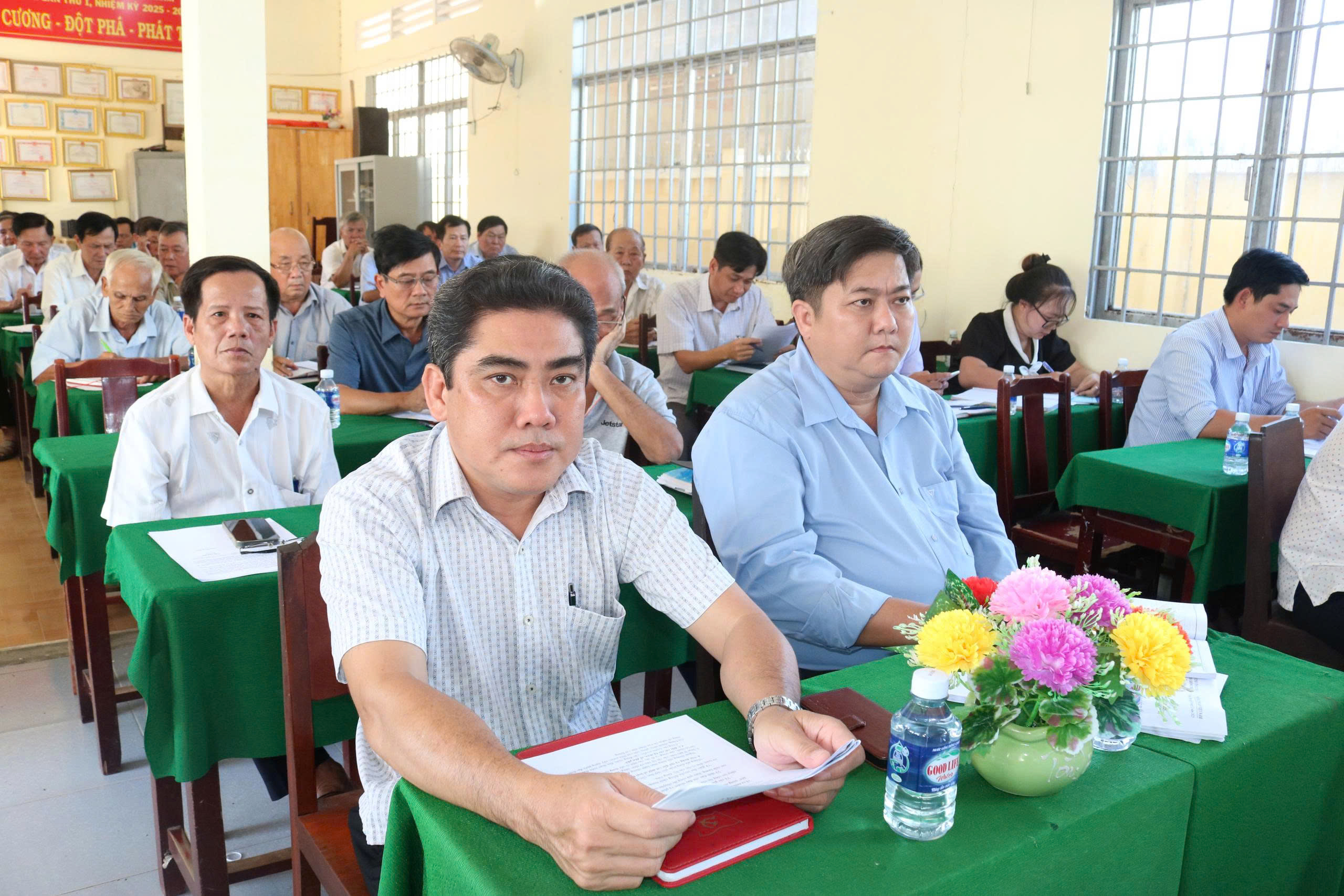 Chi bộ ấp Bình Tiên 2 tổ chức sinh hoạt điểm về đổi mới, nâng cao chất lượng sinh hoạt chi bộ
