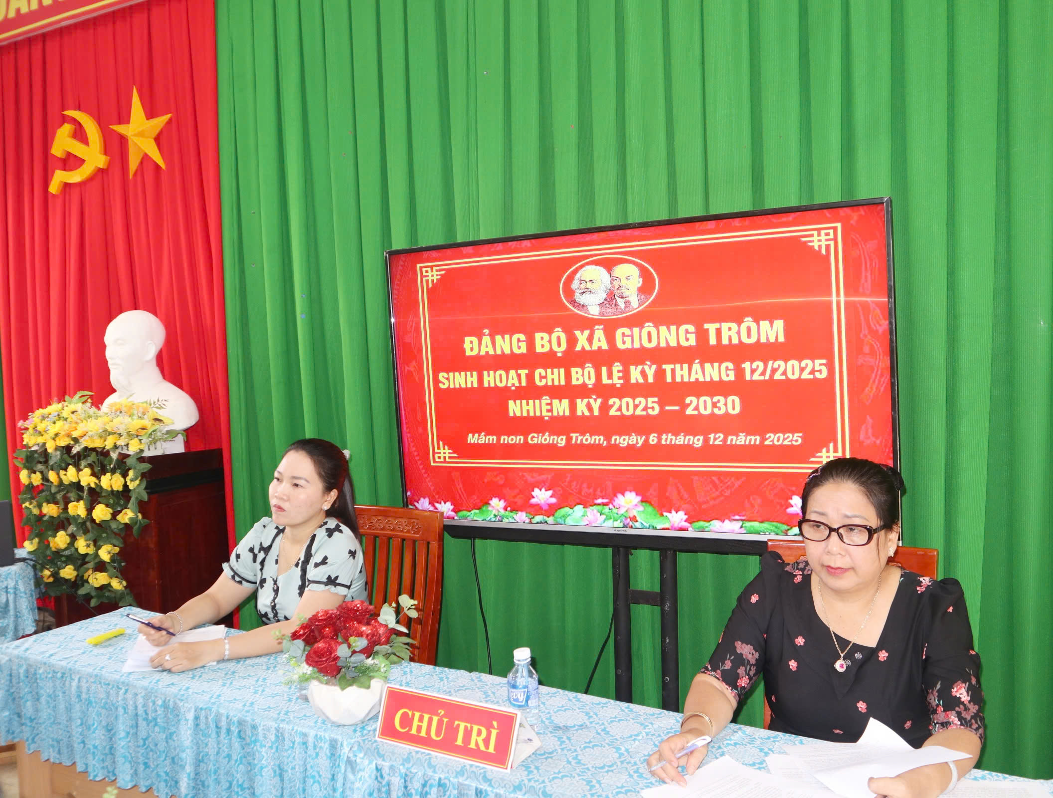 Chi bộ Trường Mầm non Giồng Trôm tổ chức sinh hoạt điểm về đổi mới, nâng cao chất lượng sinh hoạt chi bộ
