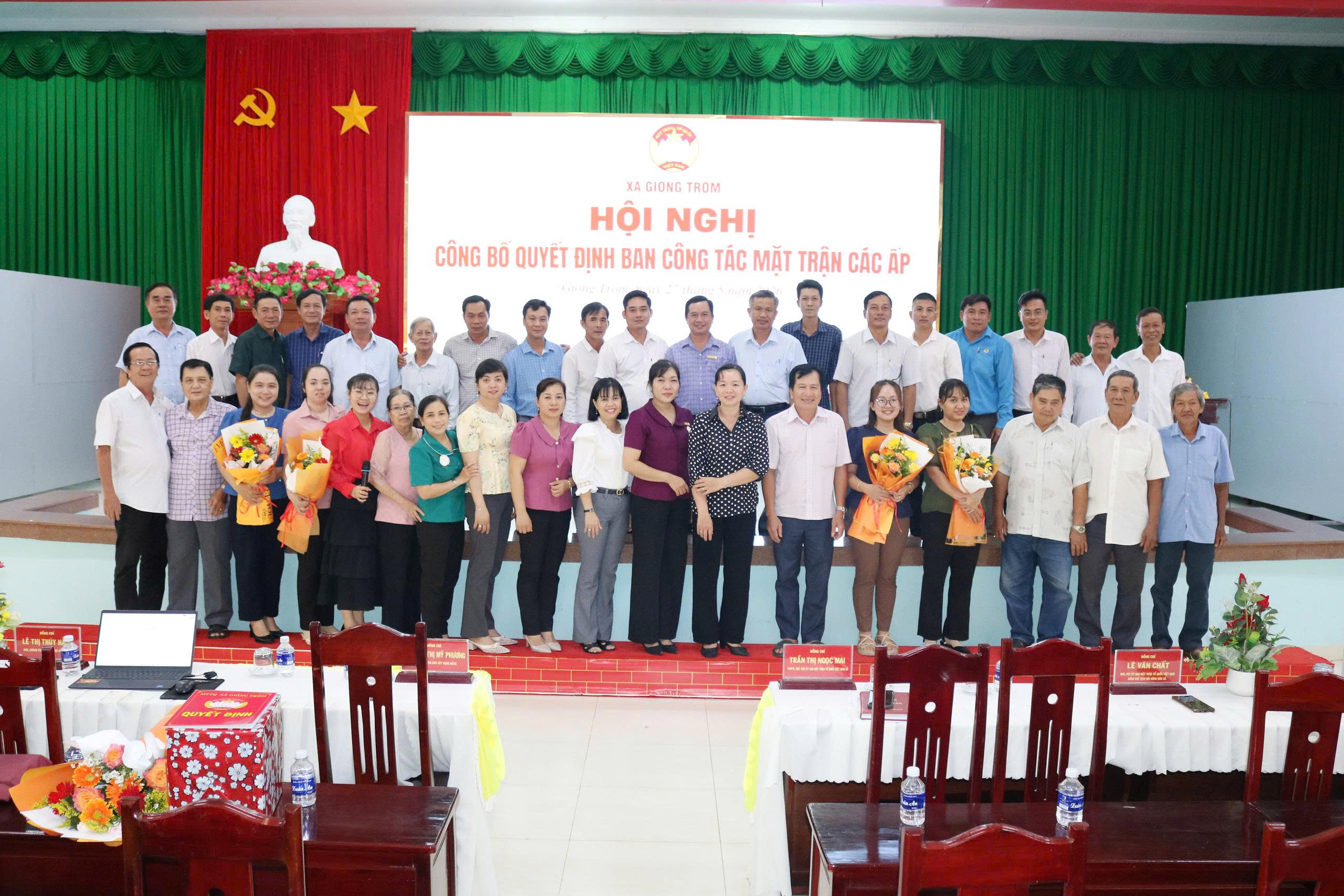 Giồng Trôm:
Hội nghị Công bố Quyết định Ban Công tác Mặt trận các ấp


